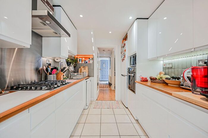 3 Bedroom Property For Sale In Atlas Road, Plaistow, London, E13
