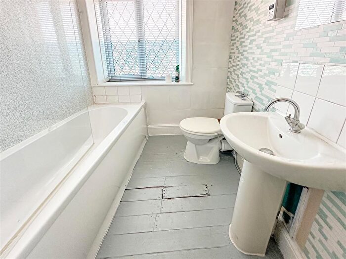 2 Bedroom End Terrace House For Sale In Birkby Lodge Road, Huddersfield, HD2
