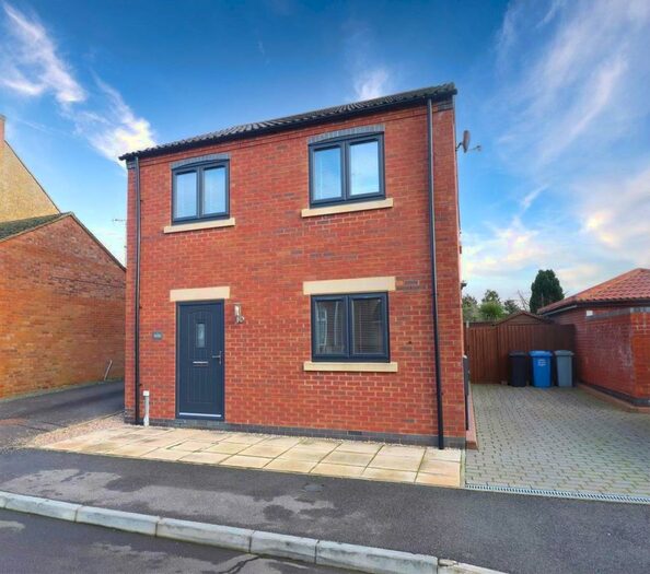 2 Bedroom Detached House To Rent In Princes Avenue, Desborough, Kettering, NN14