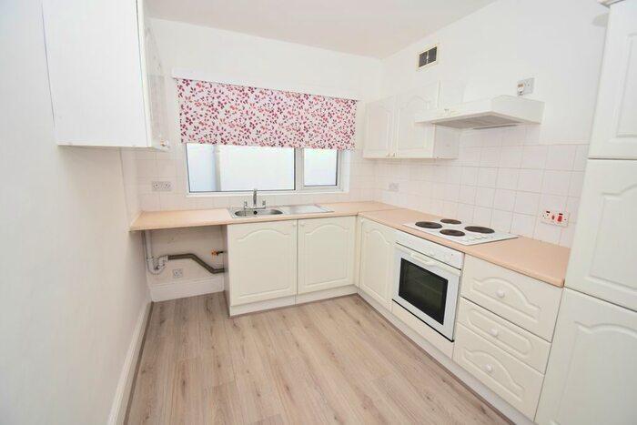 1 Bedroom Flat To Rent In Wellington Parade, Blackfen Road, Blackfen, Sidcup, DA15