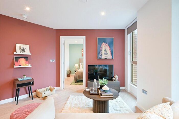 2 Bedroom Apartment To Rent In Uncle Leeds, Whitehall, LS12