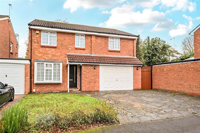 5 Bedroom Detached House For Sale In Stephen Close, Orpington, BR6