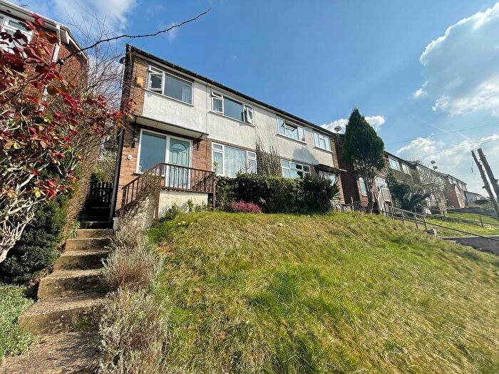 3 Bedroom Semi Detached House To Rent In St Georges Close, HP13