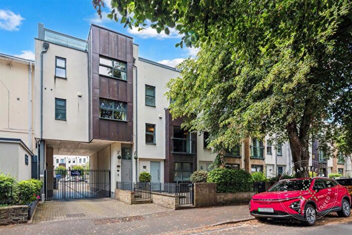 4 Bedroom Town House For Sale In Conway Road, Pontcanna, Cardiff, CF11
