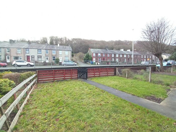 3 Bedroom End Of Terrace House For Sale In Bangor, Gwynedd, LL57