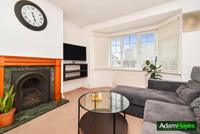 2 Bedroom Apartment To Rent In Grange View Road, Whetstone, N20