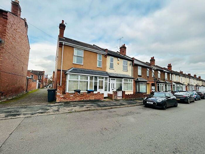 6 Bedroom Semi-Detached House To Rent In Llewellyn Road, Leamington Spa, CV31