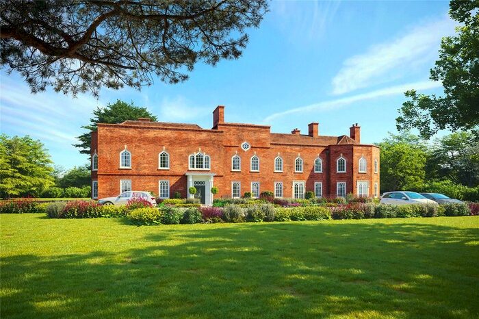 1 Bedroom Flat For Sale In Binfield House, Hall Garden, Bracknell, Berkshire, RG42