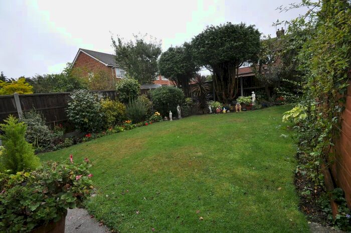 2 Bedroom Detached Bungalow To Rent In Commonhall Lane, Hadleigh, Essex, SS7