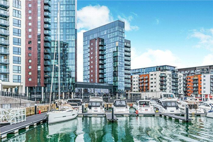 3 Bedroom Apartment For Sale In Ocean Village, Southampton, SO14