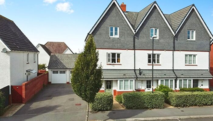 3 Bedroom End Of Terrace House For Sale In Toynbee Avenue, Tadpole Garden Village, SN25