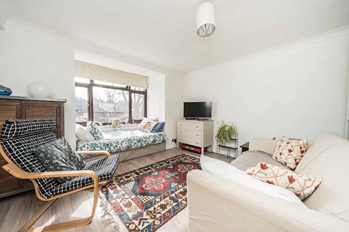 1 Bedroom Flat For Sale In Nether Street, Finchley, N3