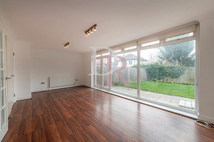 4 Bedroom House To Rent In Frith Lane, Mill Hill, NW7