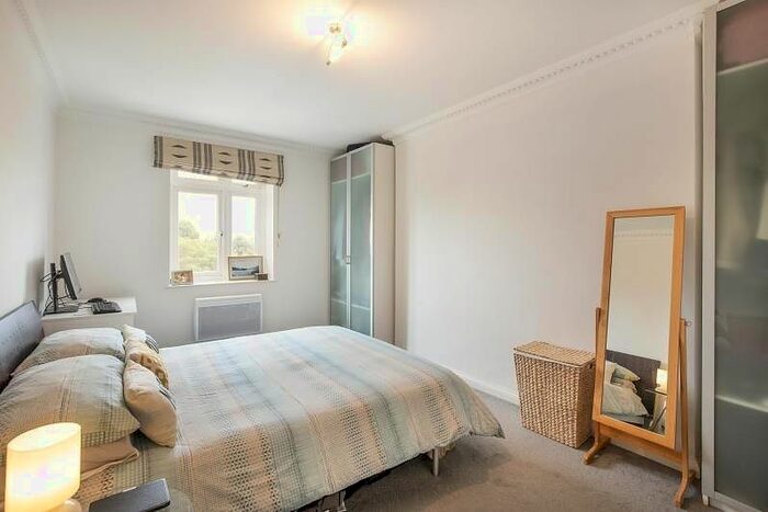 1 Bedroom Flat To Rent In Millbrooke Court, Keswick Road, Putney, SW15