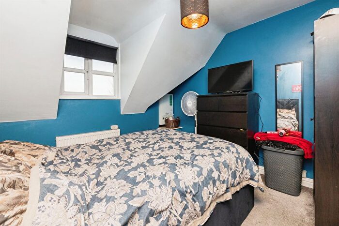 2 Bedroom Flat For Sale In Bedminster Down Road, Bristol, BS13