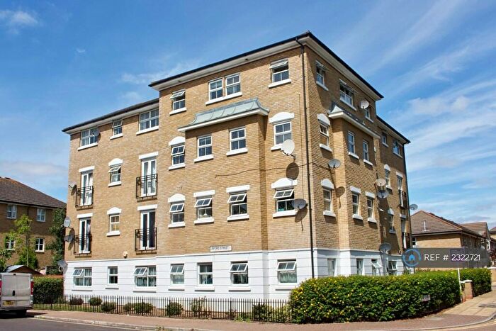 2 Bedroom Flat To Rent In Grenard Close, London, SE15