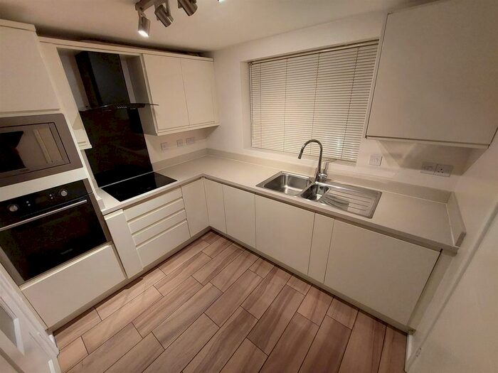 3 Bedroom Semi-Detached House To Rent In Daisy Meadow, Tipton, DY4