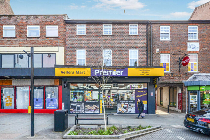 1 Bedroom Flat To Rent In High Street North, Dunstable, Bedfordshire, LU6