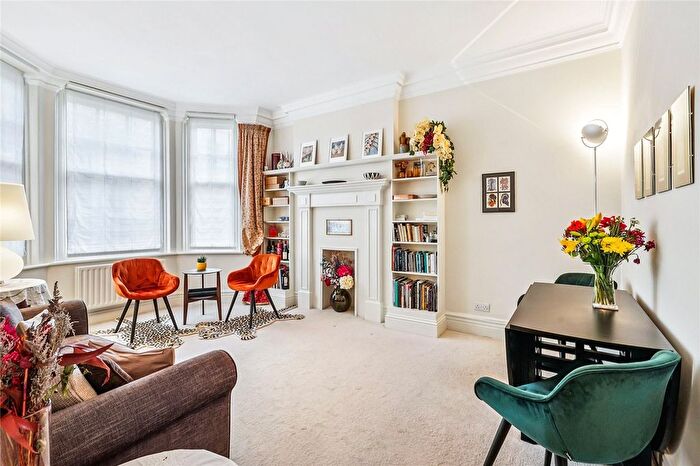 2 Bedroom Flat For Sale In Greycoat Gardens, Greycoat Street, London, SW1P