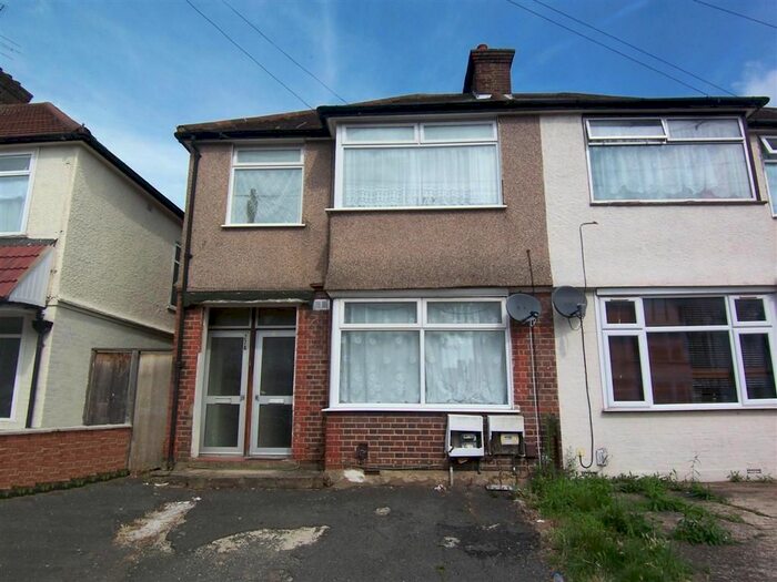 1 Bedroom Flat To Rent In Locket Road, Wealdstone, Harrow, HA3