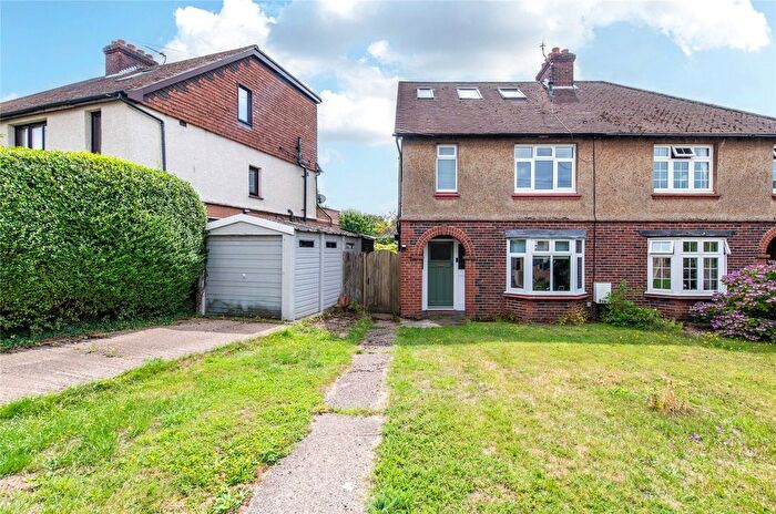 4 Bedroom Semi-Detached House For Sale In Moncktons Avenue, Maidstone, Kent, ME14