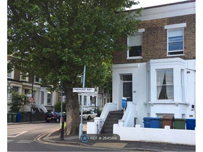 2 Bedroom Flat To Rent In Lyndhurst Way, London, SE15
