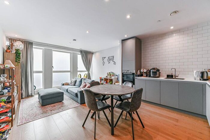 2 Bedroom Flat For Sale In High Street, Croydon, CR0