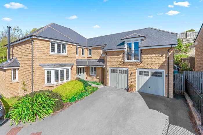 5 Bedroom Detached House For Sale In Leyfield, Baildon, BD17