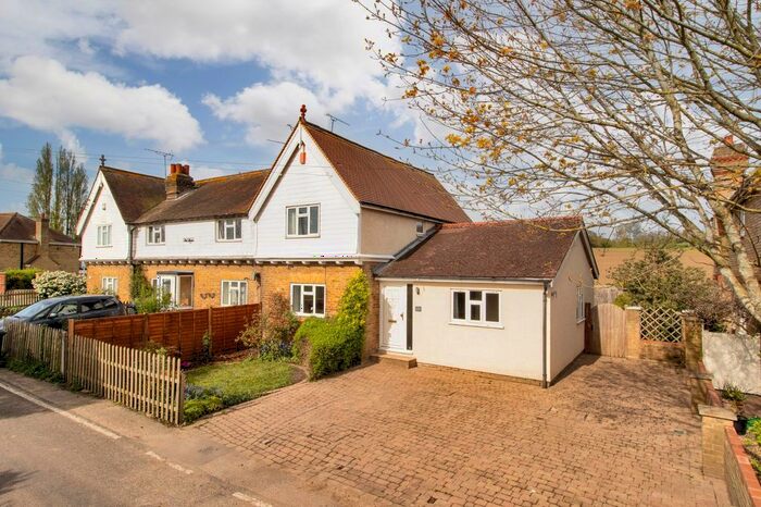 4 Bedroom End Of Terrace House For Sale In Park Corner Road, Southfleet, Gravesend, Kent, DA13