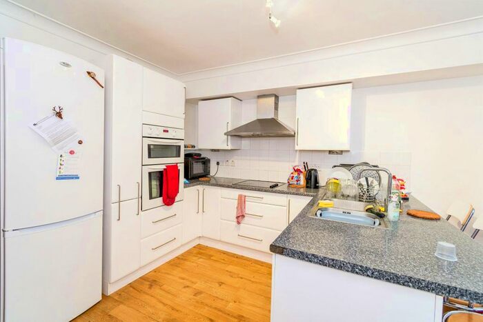 6 Bedroom House To Rent In Kitchener Road, Highfield, SO17