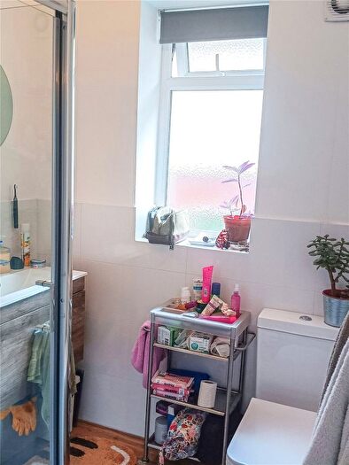 2 Bedroom Bungalow For Sale In South East Crescent, Southampton, Hampshire, SO19