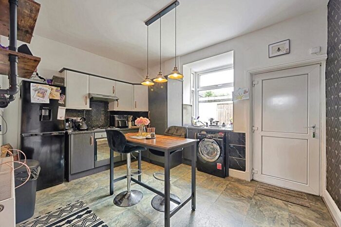 2 Bedroom House To Rent In Hallam Road, Nelson, BB9