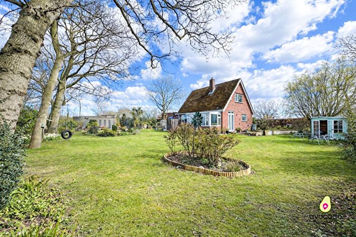 3 Bedroom Chalet For Sale In Ludham Bridge, Ludham, Great Yarmouth, Norfolk, NR29