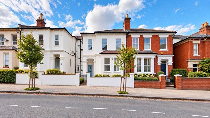 3 Bedroom Flat For Sale In Langdon Park Road, Highgate, N6