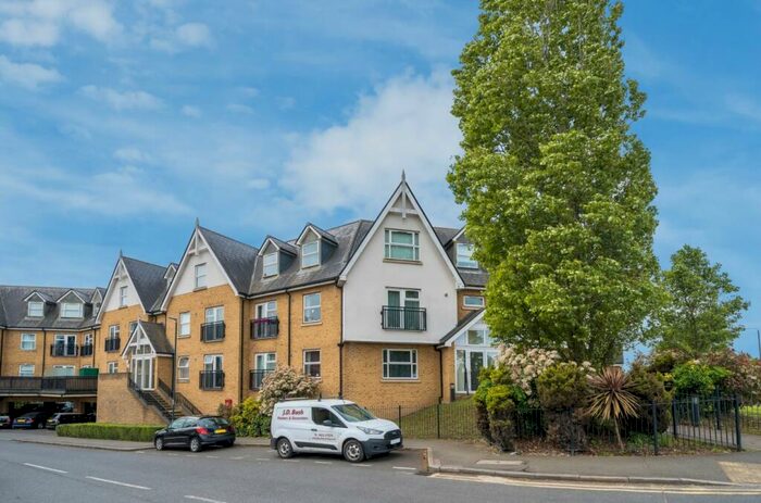 1 Bedroom Flat To Rent In Tanners Close Dartford, DA1