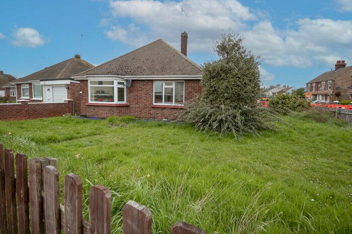 2 Bedroom Detached Bungalow To Rent In Coopers Lane, Clacton-on-Sea, CO15