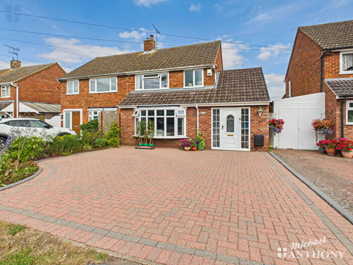 3 Bedroom Semi-Detached House For Sale In Ingram Avenue, Aylesbury, Buckinghamshire, HP21