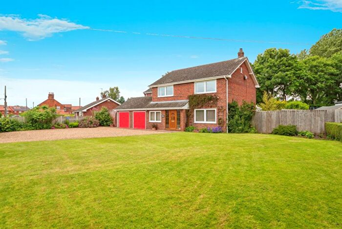 5 Bedroom Detached House For Sale In Pinfold Lane, Marston, Grantham, NG32