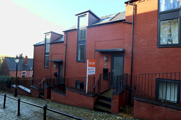 3 Bedroom Town House To Rent In Motherby Hill, Lincoln, LN1