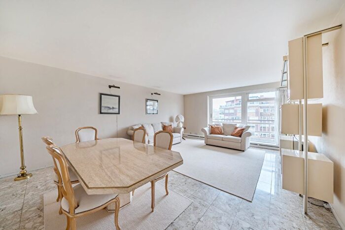 2 Bedroom Flat For Sale In St. Johns Wood Park, London, NW8