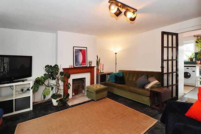 3 Bedroom Terraced House For Sale In Rowan Close, Bristol, BS16