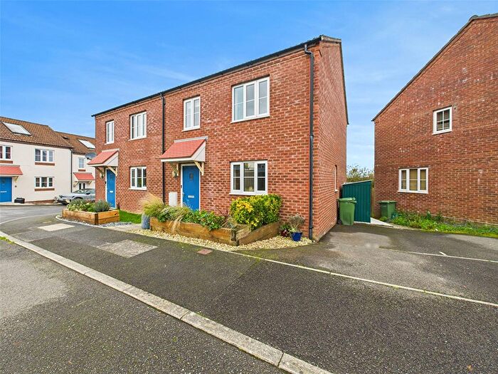 3 Bedroom Semi Detached House For Sale In Craddock Close, Holsworthy, Devon, EX22