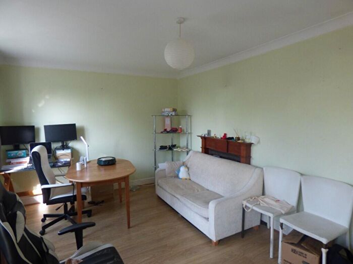 1 Bedroom Flat For Sale In Eveline Lowe Estate, London, SE16