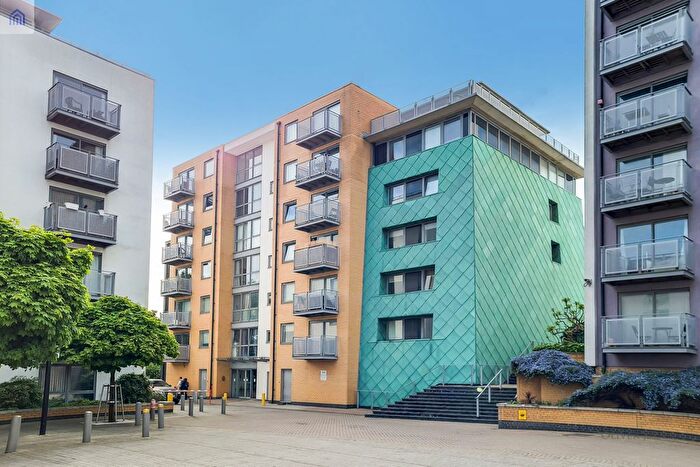 2 Bedroom Flat To Rent In Deals Gateway, London, SE13