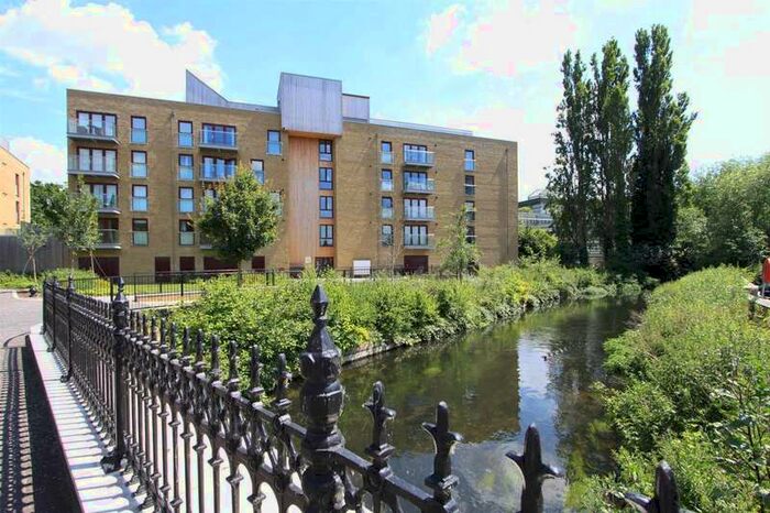 2 Bedroom Apartment To Rent In Kings Mill Way, Uxbridge, UB9
