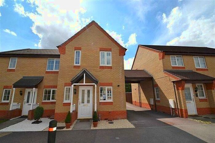 Semi-Detached House To Rent In Purslane Drive, Bicester, OX26