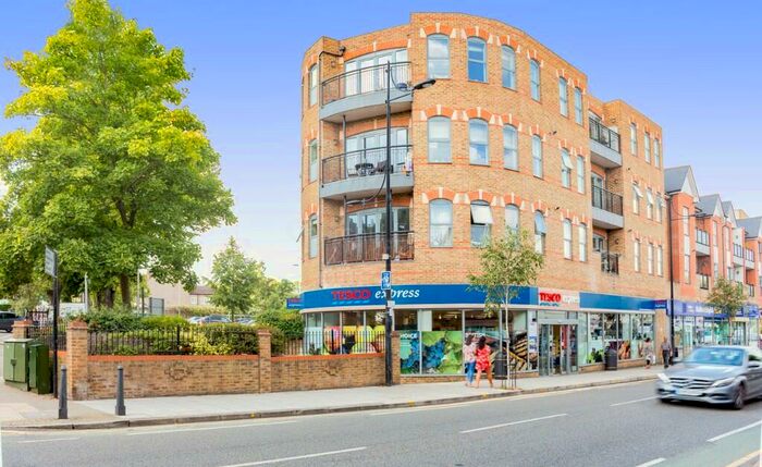 1 Bedroom Apartment To Rent In High Road, Woodford Green, Essex, IG8