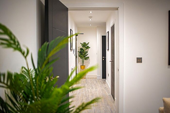 2 Bedroom Flat For Sale In Kenneth Road, Benfleet, SS7