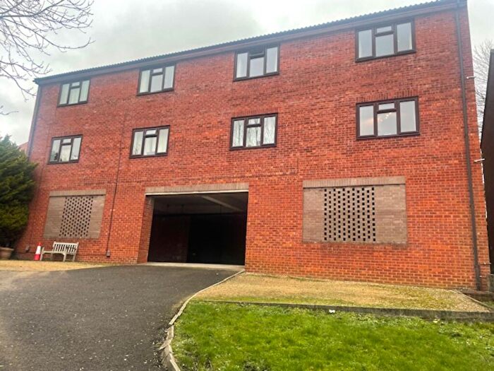 1 Bedroom Flat For Sale In Air Balloon Road, Bristol, BS5