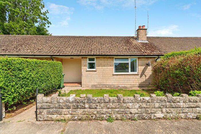1 Bedroom Terraced Bungalow For Sale In Allington Way, Chippenham, SN14